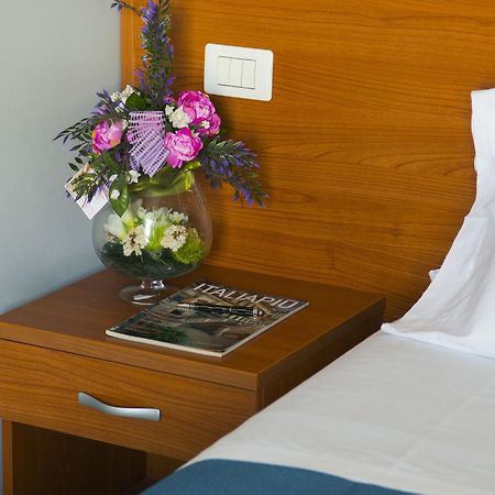 Hotel Dei Pini Porto Empedocle Ngoại thất bức ảnh