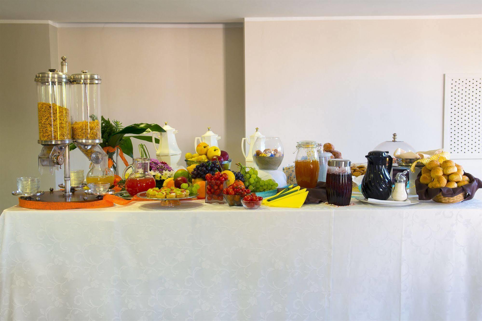 Hotel Dei Pini Porto Empedocle Ngoại thất bức ảnh