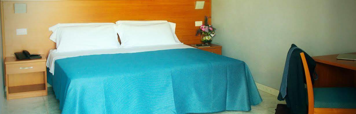 Hotel Dei Pini Porto Empedocle Ngoại thất bức ảnh